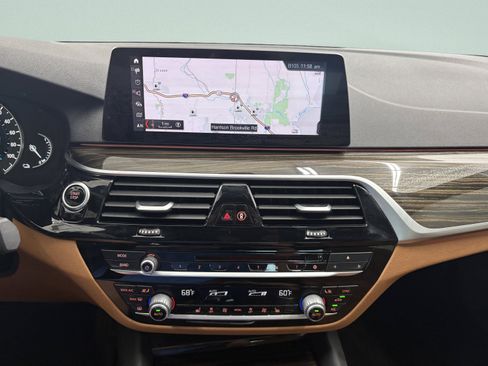 Used 2019 BMW 530e w/ Convenience Package image 15