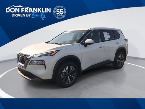 Used 2023 Nissan Rogue SV image 1