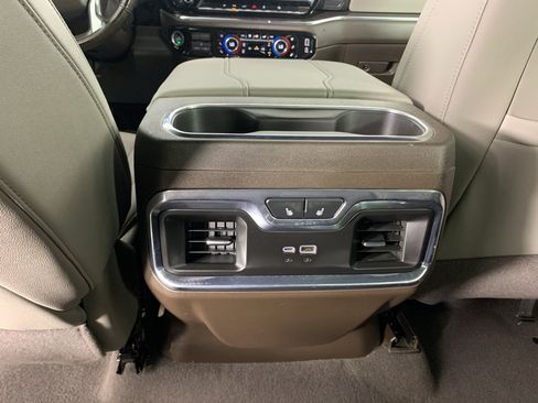 Used 2024 Chevrolet Silverado 2500 LTZ w/ LTZ Convenience Package AWD/4WD image 32