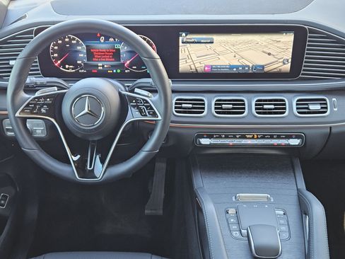 Certified 2025 Mercedes-Benz GLS 450 4MATIC image 27
