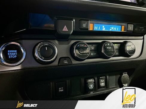 Used 2018 Toyota Tacoma TRD Off-Road image 16