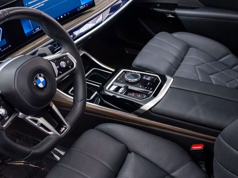 Certified 2023 BMW 760i xDrive AWD/4WD image 13