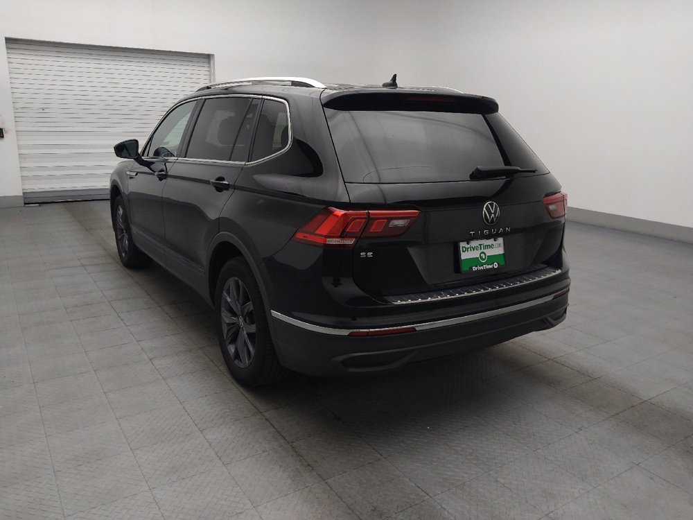 Used 2023 Volkswagen Tiguan SE w/ Panoramic Sunroof Package FWD image 5