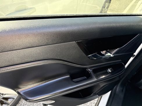 Used 2022 Lincoln Corsair FWD image 12