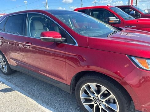 Used 2018 Ford Edge Titanium w/ Equipment Group 302A AWD/4WD image 2