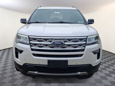 Used 2018 Ford Explorer XLT w/ Equipment Group 202A image 2