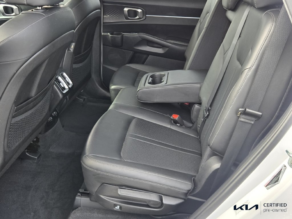 Certified 2022 Kia Sorento S FWD image 11