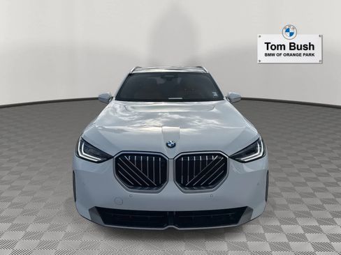 Used 2025 BMW X3 xDrive30i w/ Premium Package image 2