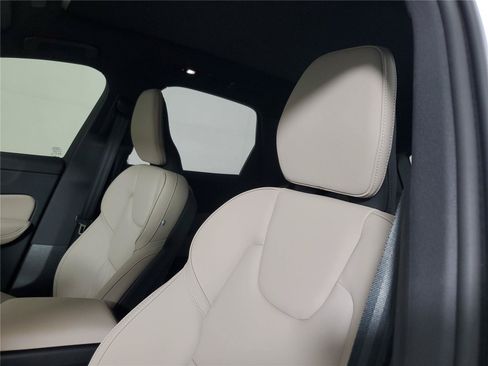 Certified 2026 Volvo XC60 B5 Plus w/ Protection Package Premier AWD/4WD image 23