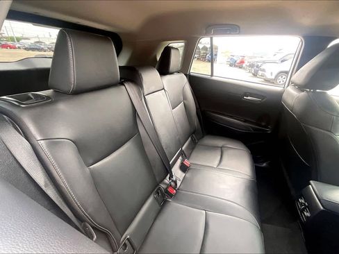 Used 2025 Toyota Corolla Cross XLE FWD image 19