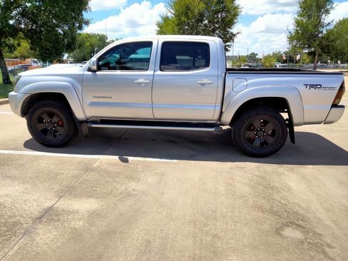 Used 2011 Toyota Tacoma PreRunner w/ TRD Sport Pkg image 8