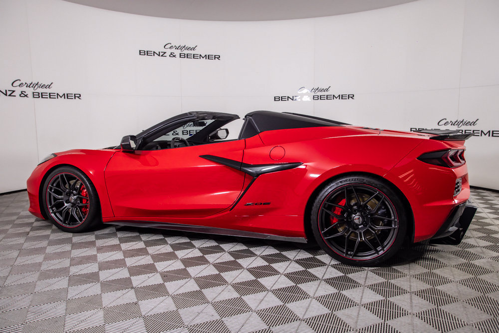 Used 2024 Chevrolet Corvette Z06 w/ Stealth Interior Trim Package RWD image 16