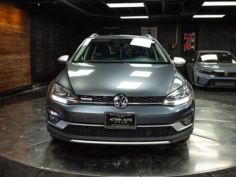 Used 2018 Volkswagen Golf Alltrack SE image 4