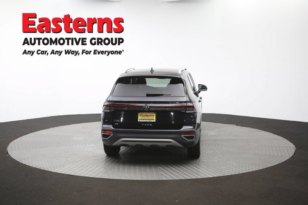 Used 2025 Volkswagen Taos SE FWD image 36
