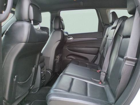 Used 2019 Jeep Grand Cherokee Limited AWD/4WD image 10