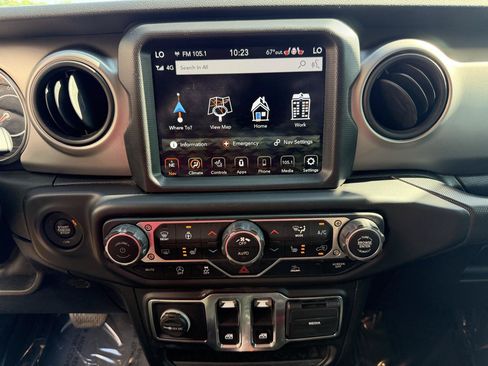 Used 2021 Jeep Wrangler Sport AWD/4WD image 26
