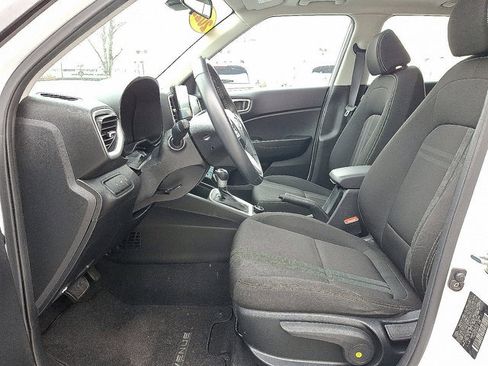 Used 2022 Hyundai Venue SEL image 12