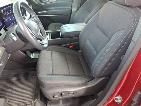 Used 2025 Chevrolet Traverse LT w/ Midnight/Sport Edition FWD image 9