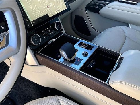 Used 2023 Land Rover Range Rover Autobiography image 14