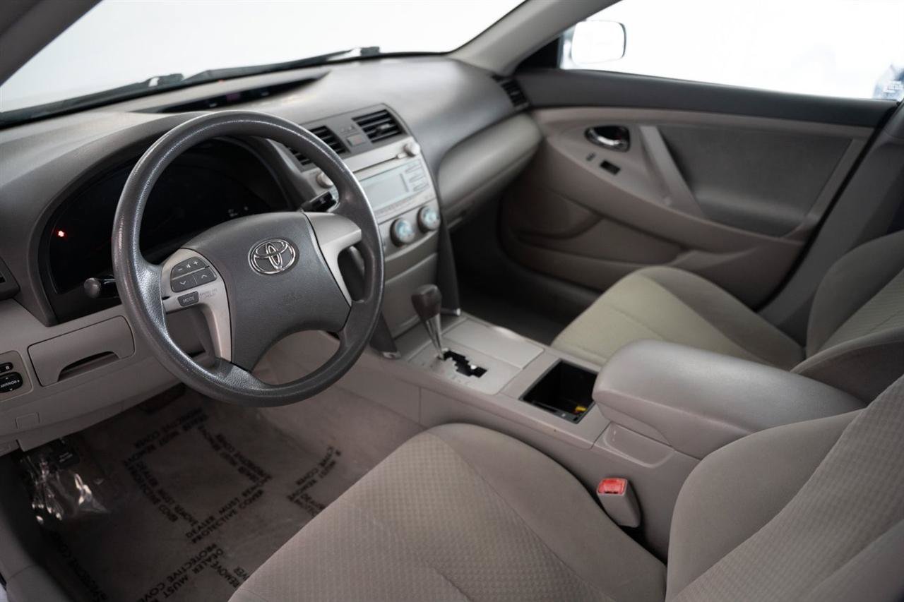 Used 2009 Toyota Camry LE FWD image 10