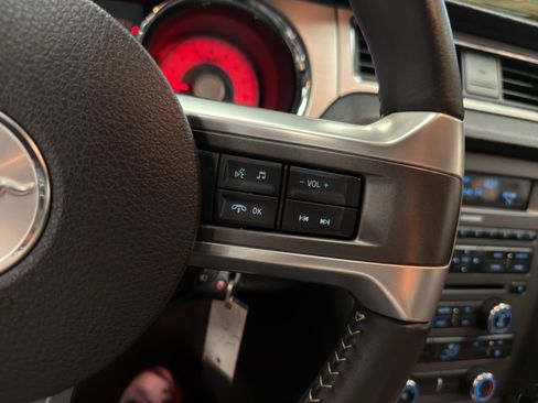 Used 2010 Ford Mustang GT Premium image 25