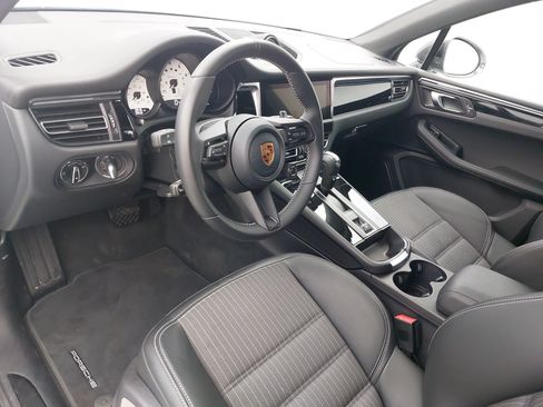 Certified 2026 Porsche Macan Turbo AWD/4WD image 18