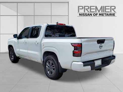 New 2025 Nissan Frontier SV w/ SV Convenience Package image 4