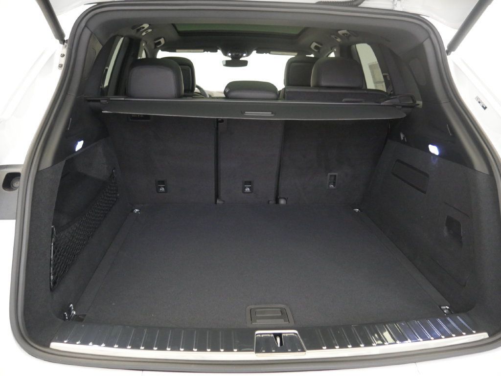 Certified 2026 Porsche Cayenne AWD/4WD image 25