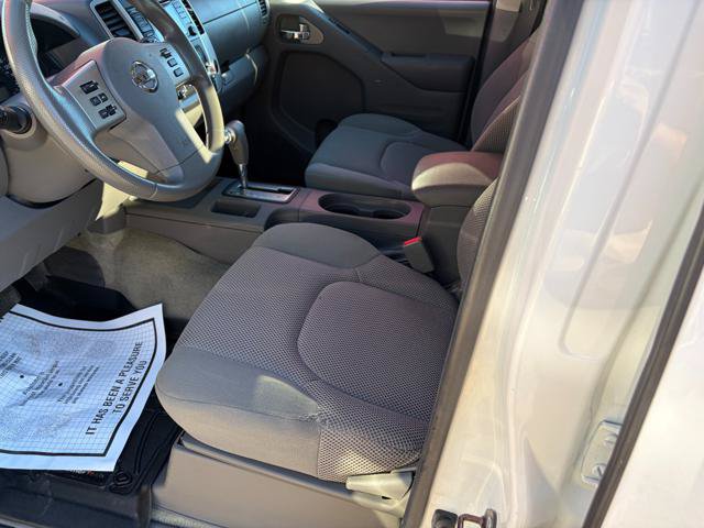 Used 2016 Nissan Frontier SV AWD/4WD image 10