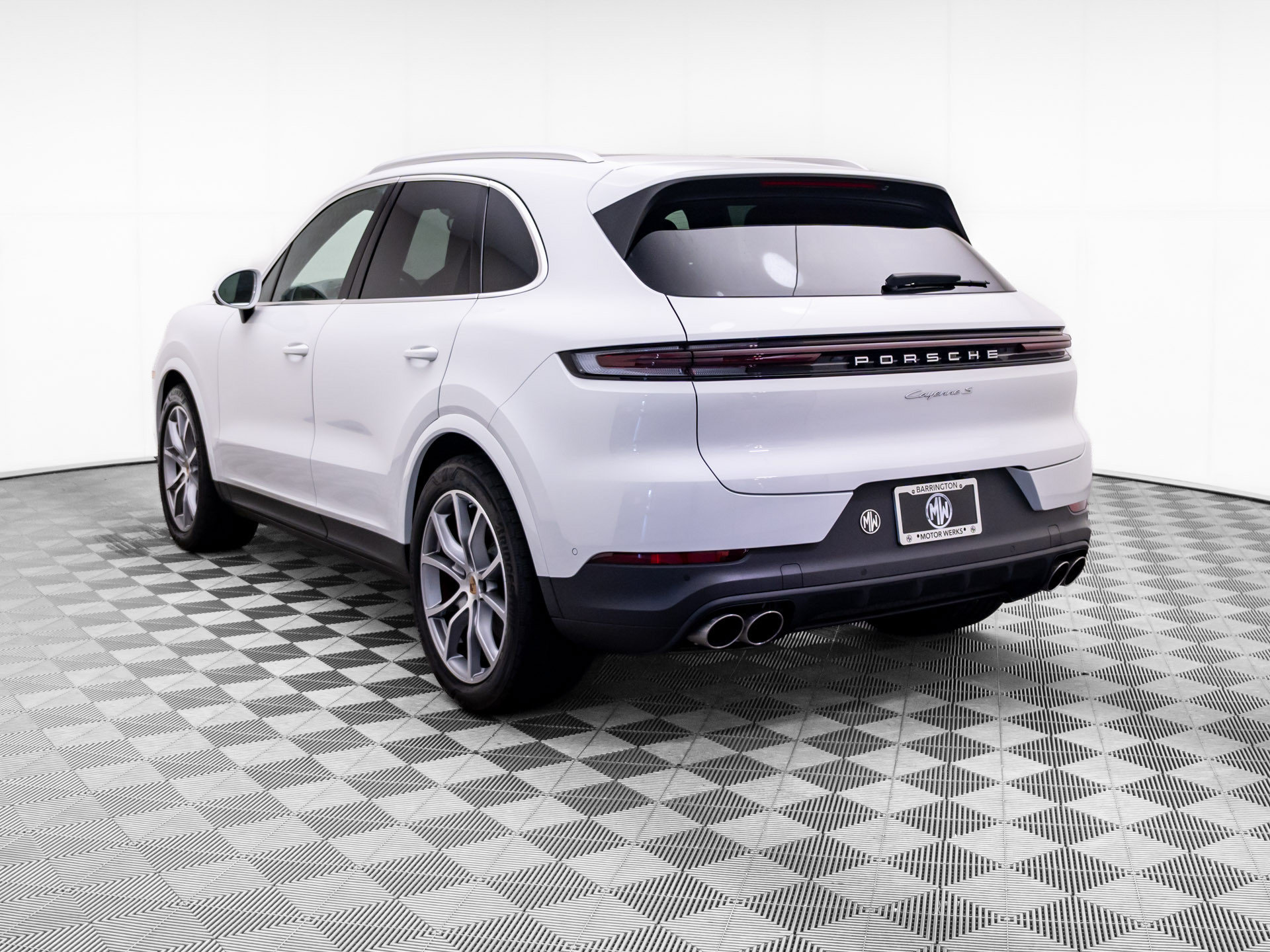 Certified 2025 Porsche Cayenne S AWD/4WD image 3