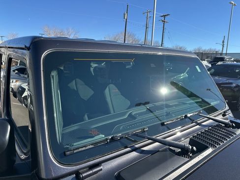 Used 2025 Jeep Wrangler Unlimited Rubicon image 29