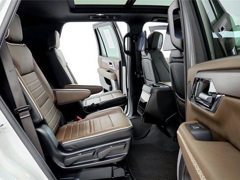 Used 2025 GMC Yukon Denali Ultimate image 15
