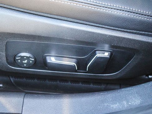 Certified 2025 BMW 330i Sedan w/ Convenience Package image 21