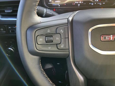 Used 2024 GMC Yukon AT4 image 25