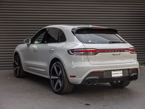 Certified 2023 Porsche Macan S AWD/4WD image 3