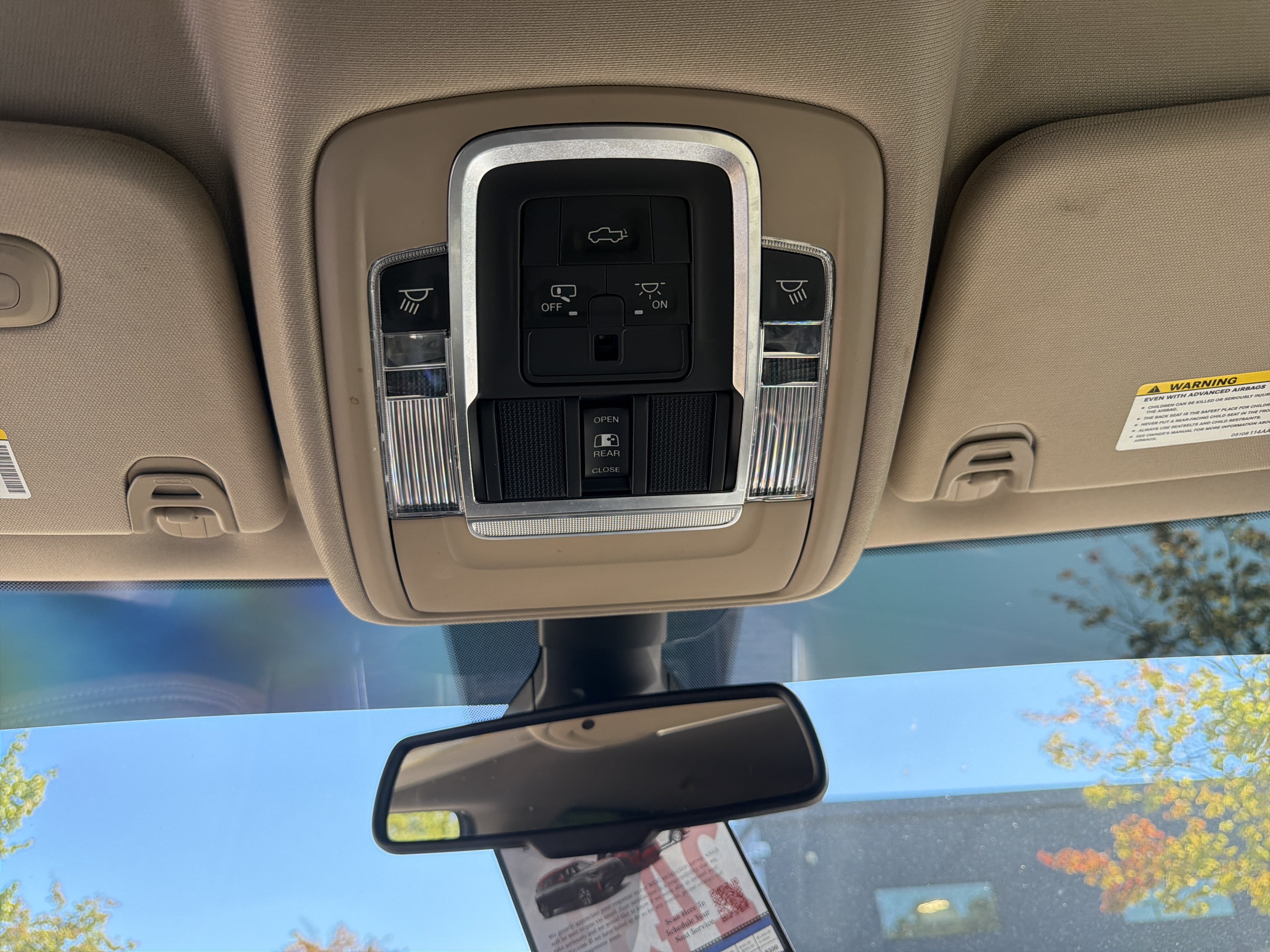 Used 2019 RAM 1500 Laramie AWD/4WD image 26