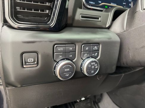 Used 2025 GMC Sierra 1500 AT4 AWD/4WD image 31