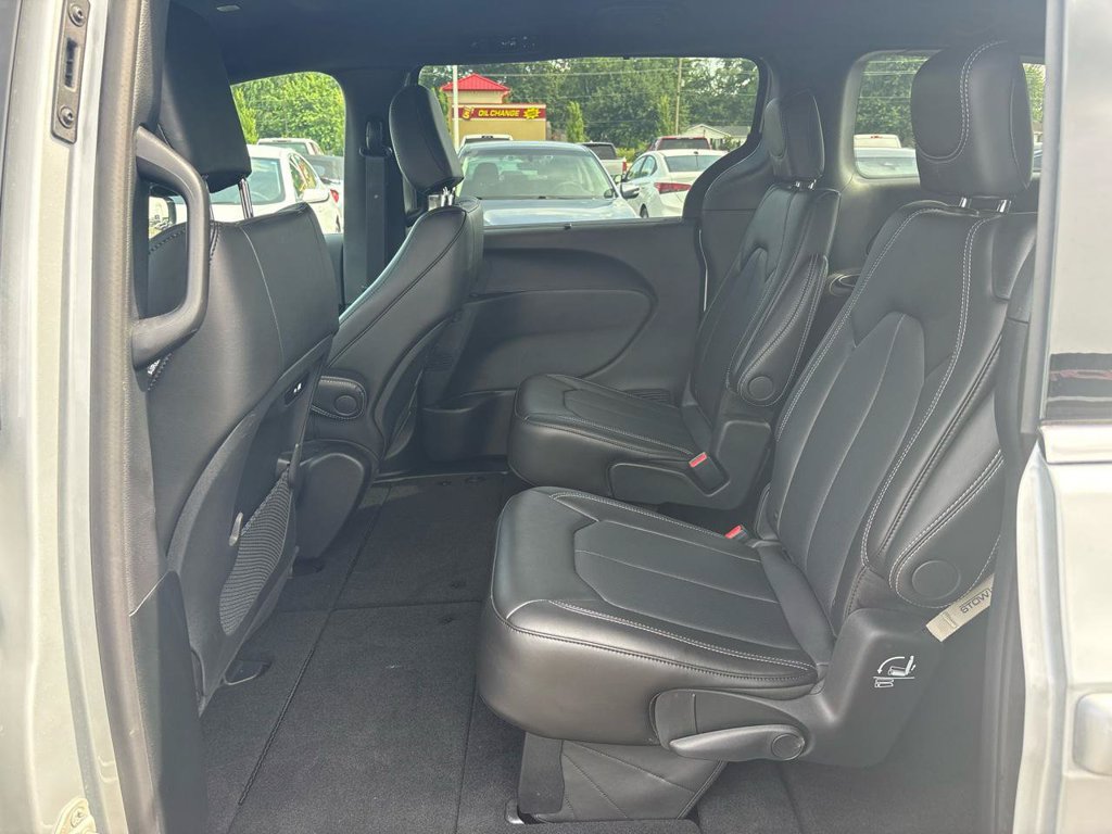 Used 2026 Chrysler Pacifica Select FWD image 24
