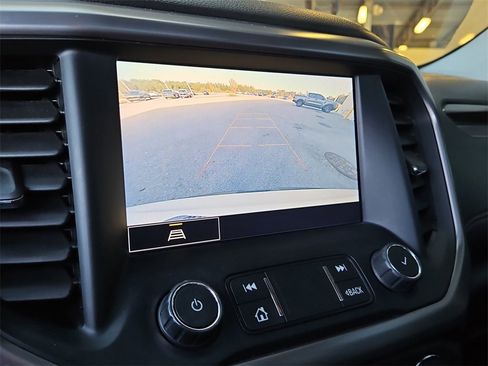 Used 2022 GMC Acadia AT4 w/ Preferred Package image 22