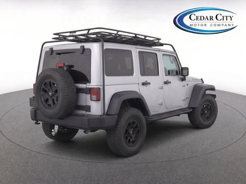 Used 2015 Jeep Wrangler Unlimited Rubicon w/ Connectivity Group AWD/4WD image 4