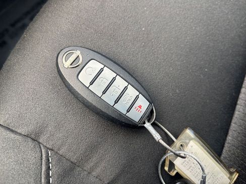 Used 2025 Nissan Altima 2.5 SV FWD image 25