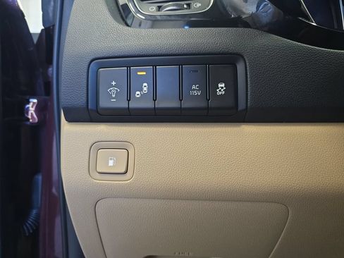 Used 2015 Kia Sedona SX FWD image 27