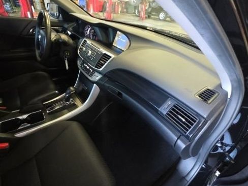Used 2015 Honda Accord Sport image 20