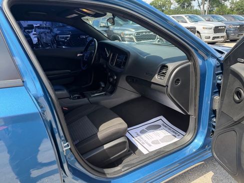 Used 2023 Dodge Charger SXT w/ Blacktop Package RWD image 25
