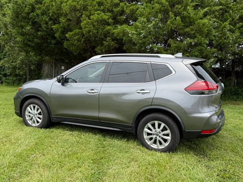 Used 2020 Nissan Rogue SV FWD image 5