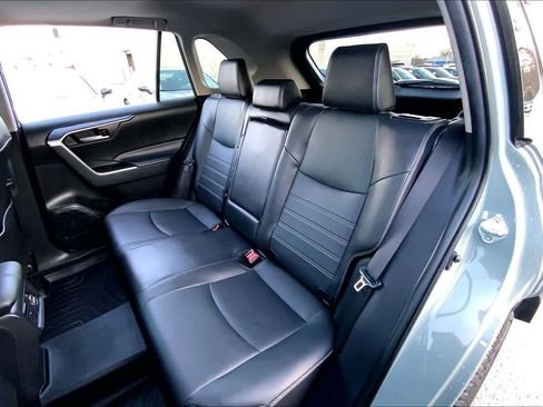 Used 2023 Toyota RAV4 XLE Premium image 21