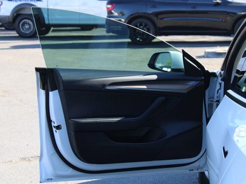 Used 2022 Tesla Model 3 Long Range AWD/4WD image 7