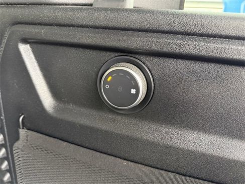 Used 2020 Land Rover Defender 110 HSE image 21