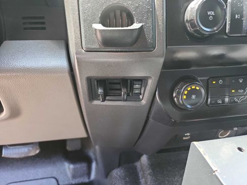Used 2020 Ford F250 XL w/ Power Equipment Group RWD image 25