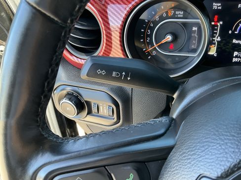 Used 2021 Jeep Wrangler Unlimited Sport AWD/4WD image 25
